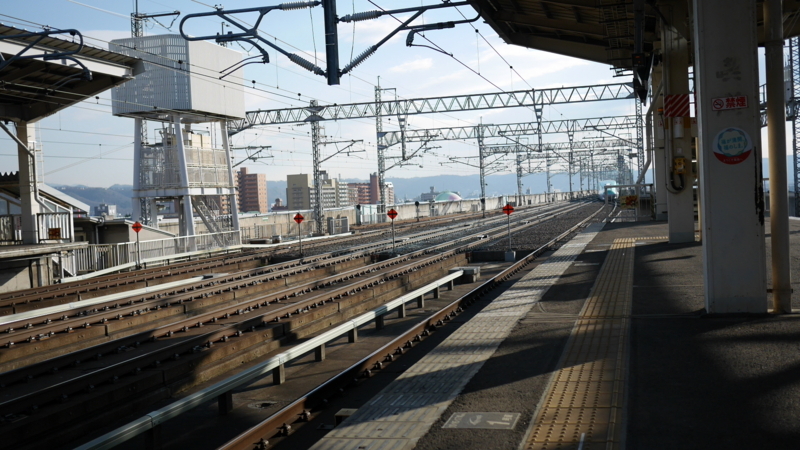 遠くに見え始めた新幹線