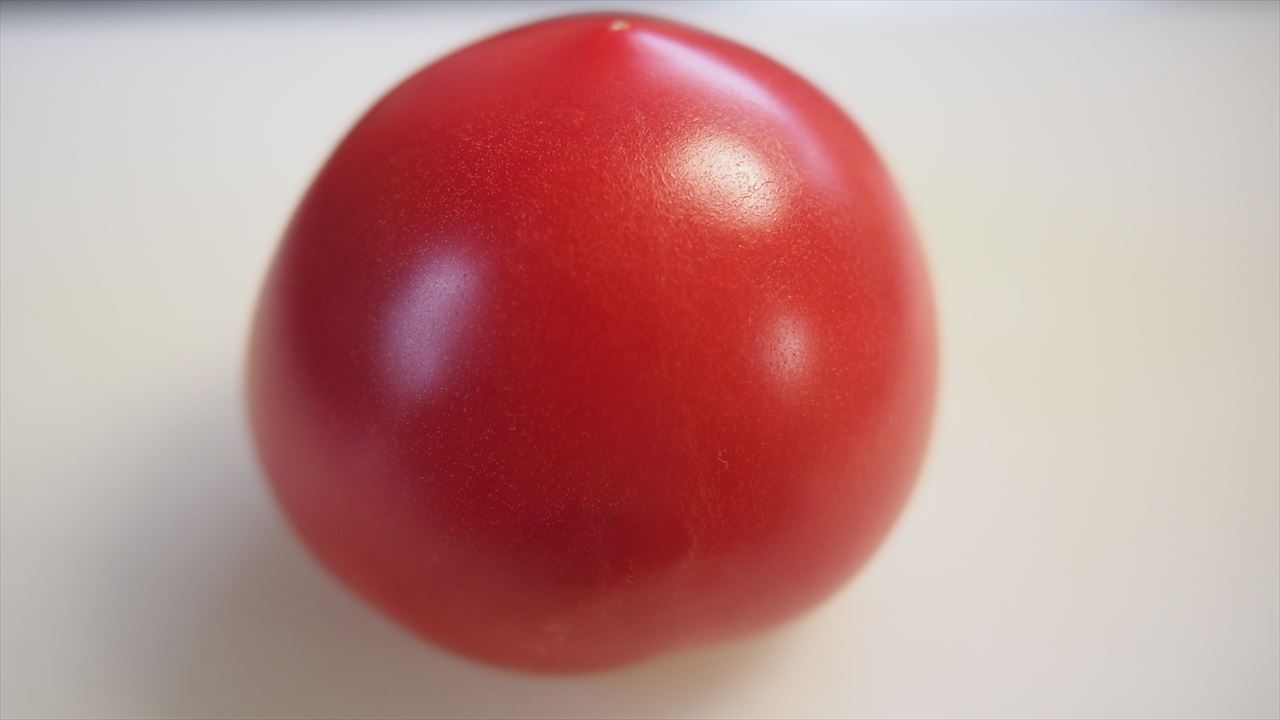 丸いトマト