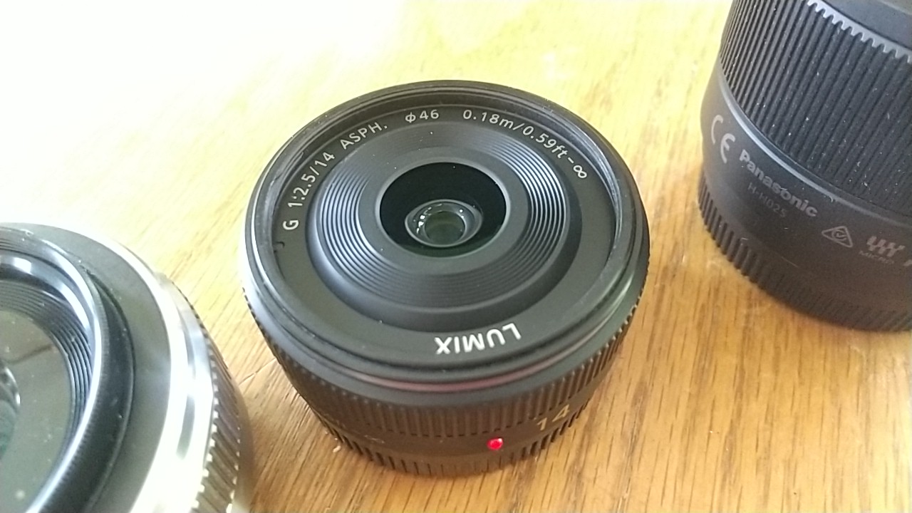 カメラ☆パンケーキ単焦点レンズ☆ パナソニック 14mm 1:2.5 H-H014