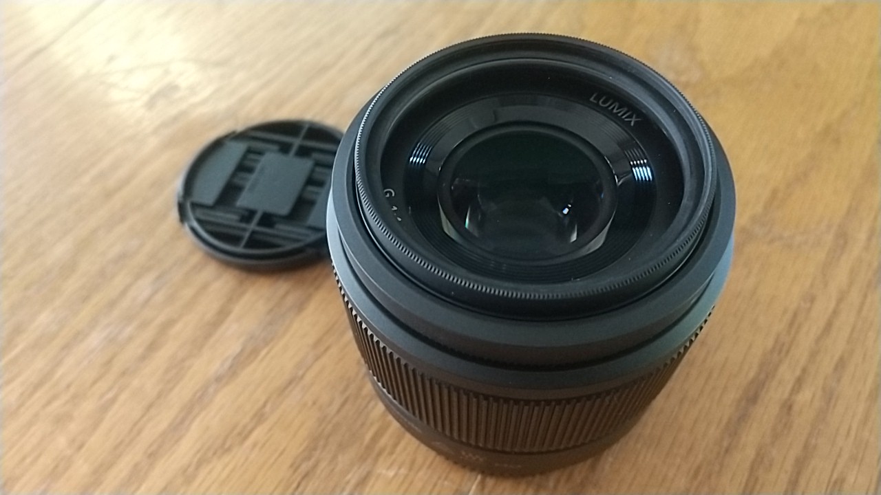 LUMIX G 25mm/F1.7 ASPH.H-H025は軽量ミニサイズな標準単焦点レンズ 